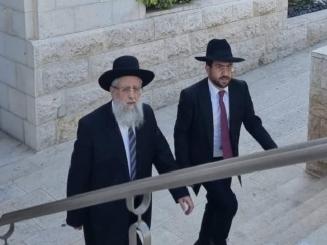 כינוס ישיבת המועצת. יעקב כהן