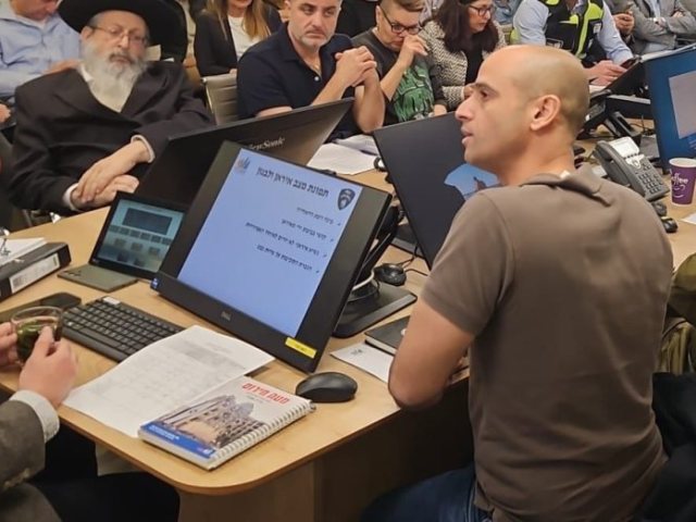ישיבת הערכת מצב. צילום: עירית אשדוד