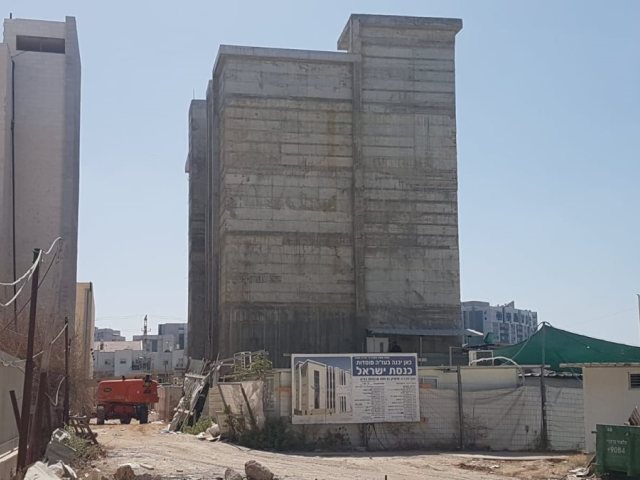 והבית בהיבנותו. מ' כהן