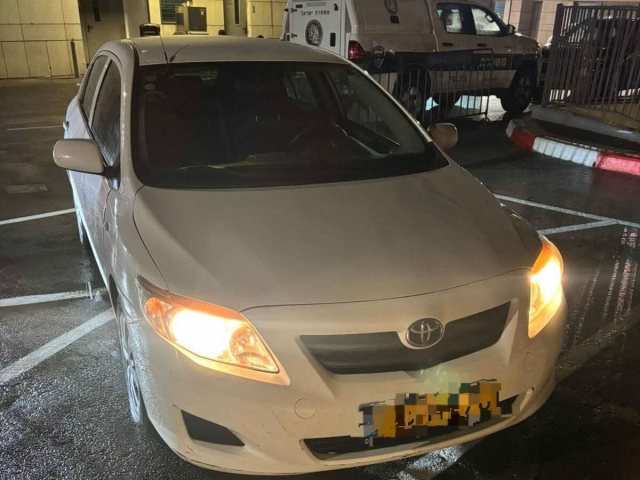 הרכב שבו נתפסו הגנבים. דוברות המשטרה