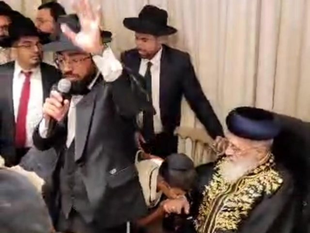 הראשלצ הרב יצחק יוסף בבר מצווה. א. מיכאלי