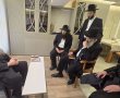 המקום ינחם: המוני מנחמים בבית העסקן האשדודי