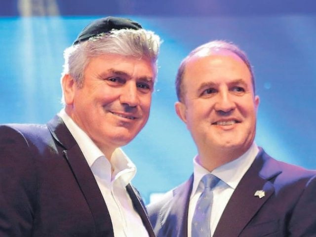 אבי אמסלם ויחיאל לסרי. כאן דרום