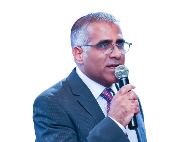 רו"ח ניסן לוי. גבריאל סטרוק
