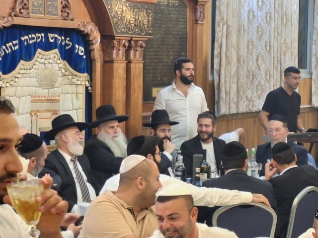 ההדלקה במעם לועז. א' מיכאלי