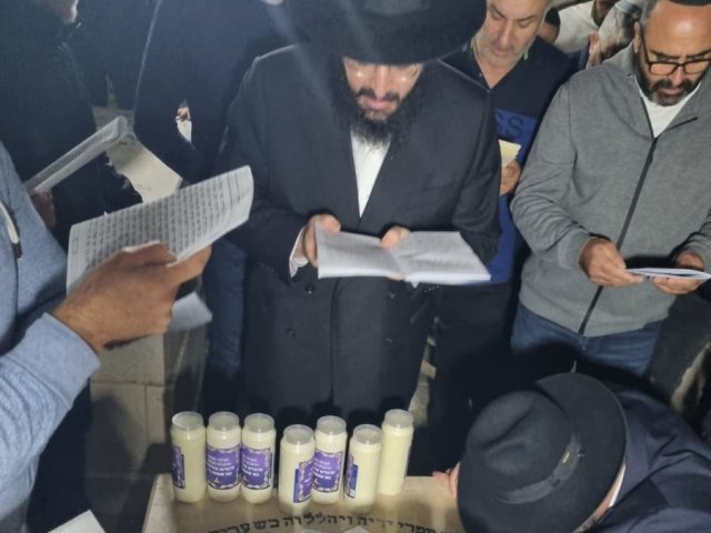 רבי שמואל טולידאנו על קברה של אמו עה. א' מיכאלי