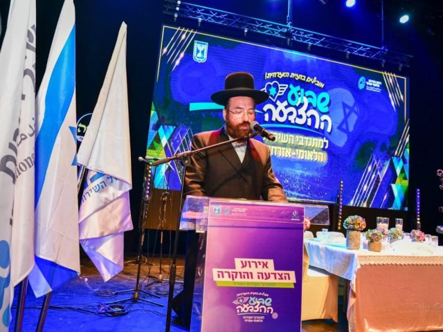 שימי גישייד נושא דברים בארוע. צילום: יח"צ