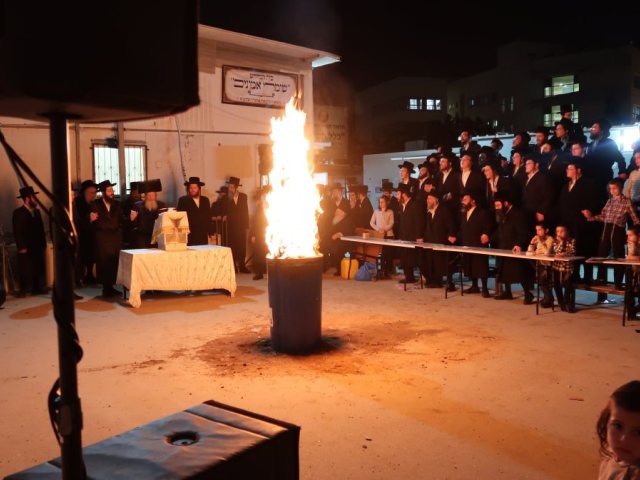 ההדלקה בשומרי אמונים. מעגלים
