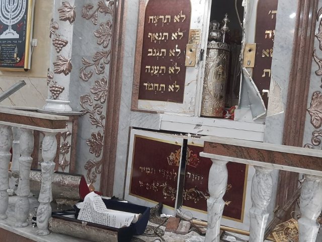 ההרס באחד מבתי הכנסת