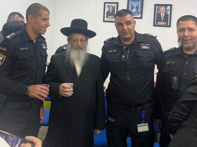באדיבות המצלם