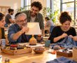 במקום לזרוק ולקנות: הערב בנווה עמל מתקנים חפצים ומעבירים כלי מטבח הלאה