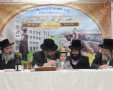 הכנסת נכדו של האדמור משאץ לתת. צילום: מוסדות שאץ