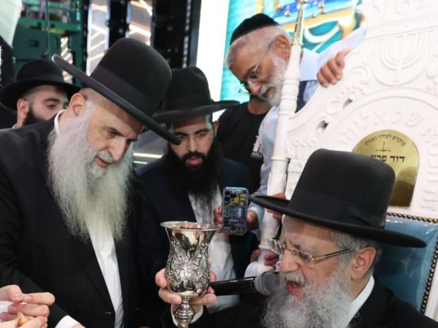בברית. הגרד יוסף עם רבי מאיר אבוחצירא. מ. מיכאלי