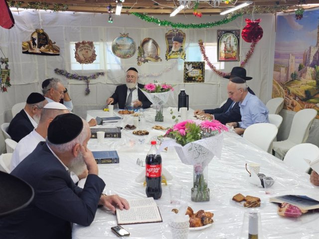 השעור בסוכת יור המועהד. א' מיכאלי