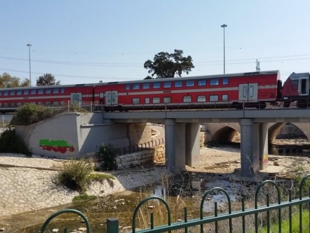 צילום ארכיון רכבת בעד הלום (אשדוד נט)