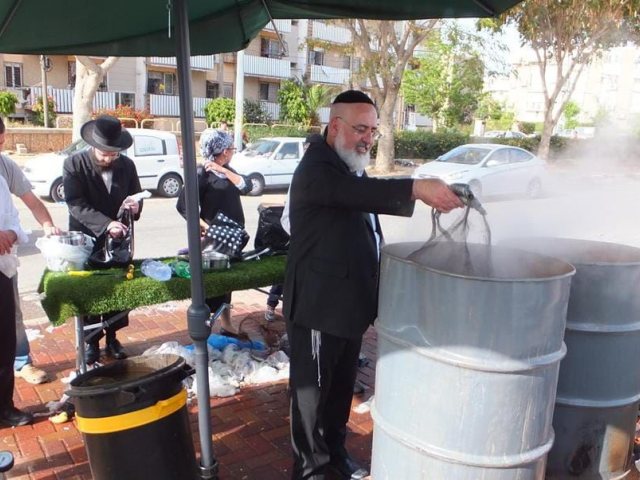 הגעלת כלים של המועצה הדתית. א' מיכאלי