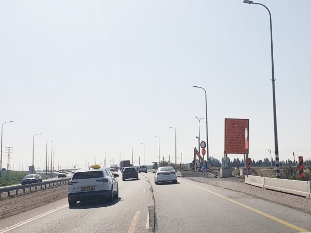 עבודות בכביש 4  ניצן צפון 3712