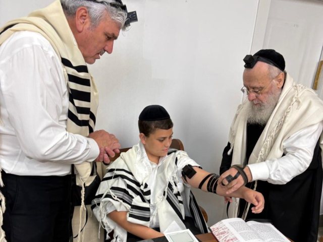 אמסלם הנחת תפילין. מוקד שס