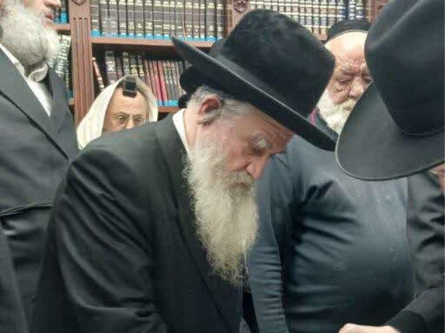האדמור רבי רפאל אבוחצירא. מ' מיכאלי