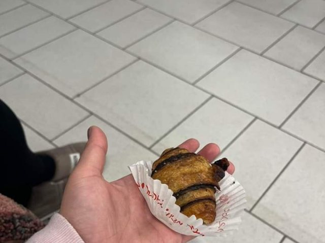 המאפה שגרם לדמעות. קבוצת הפייסבוק מי לה' אלי