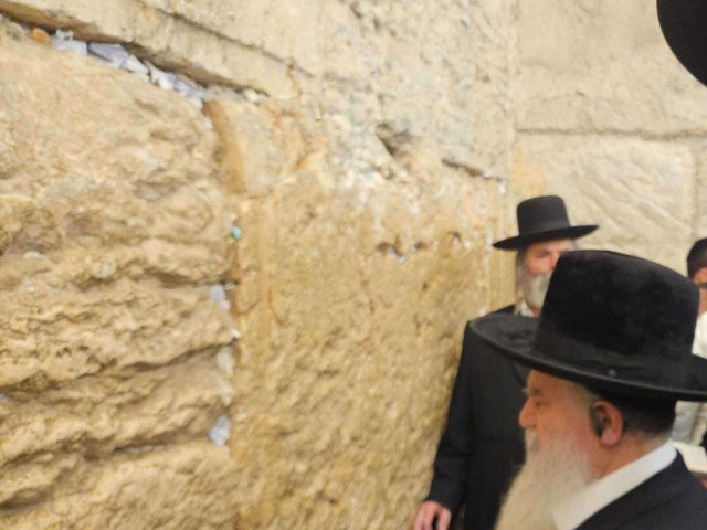 רבי רפאל אבוחצירא בכותל