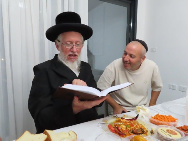 הרב בומבך בהילולא. א' מיכאלי