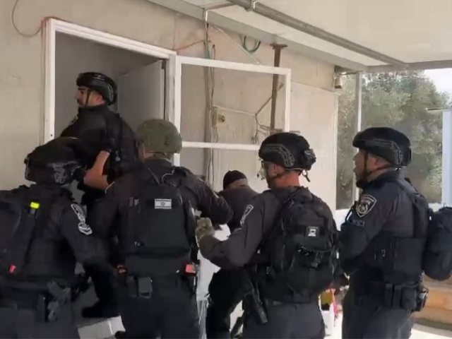 הפשיטה של המשטרה 