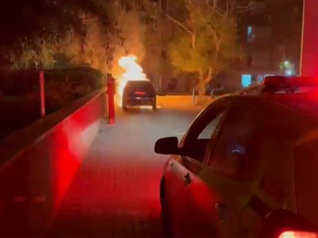 שריפת הרכב הלילה באשדוד (שמחה חסיד - מד״א הצלה דרום)