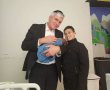 מזל טוב: סגרה"ע חבק נכד חדש