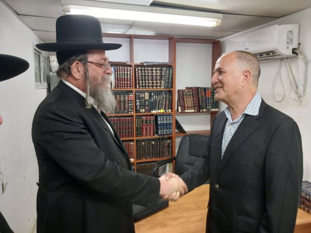 צילום: דף הטוויטר של ישראל כהן