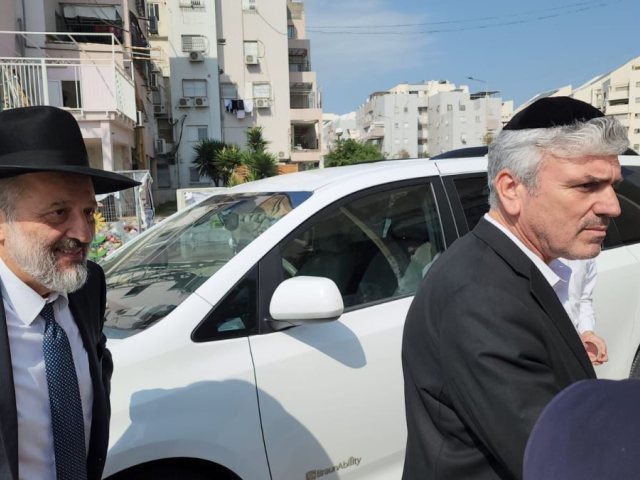הרב דרעי מגיע לכנס. צילום: מטה ש"ס