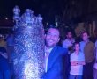 נגיל ונשיש: ספר תורה הוכנס לבית הכנסת של חבר המועצה