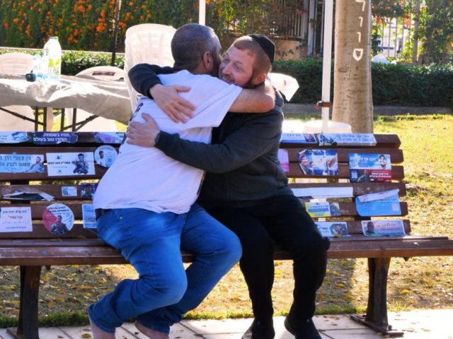 באדיבות המצלם