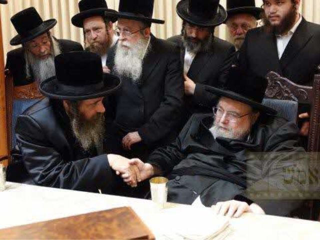 האדמור מפיטסבורג אצל האדמור מבעלזא שליטא. א' מיכאלי
