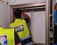 מתנדבי ידידים יסייעו בסגירת חלונות הממ"ד