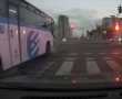הבוקר באשדוד: אוטובוס חוצה באדום מלא