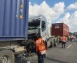 תאונת שרשרת בין משאיות בצומת ניר גלים; שניים נפגעו 