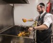 תופעה: השף הבעלזאי שמבשל לשטיבלך הגוראיים