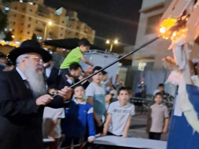 ההדלקה בבני פנחס. א' מיכאלי