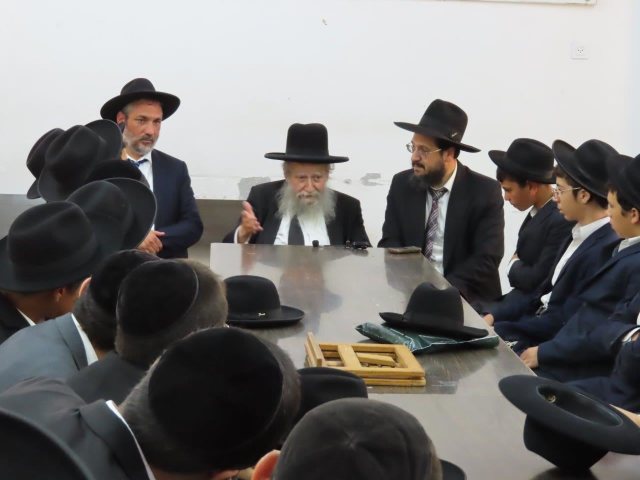 תלמידי ארחות חיים אצל גדולי ישראל. מ' מיכאלי