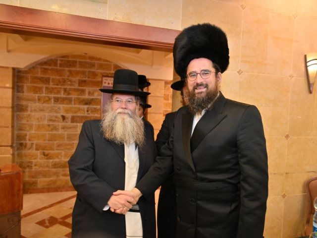 עם איש החסד הרב ראובן גשייד. יהושע פרוכטר