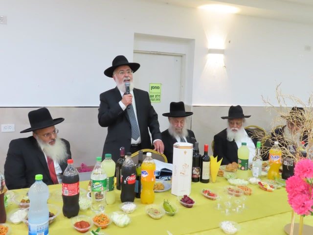 הרב דהן בסיום מסכת בבית יוסף. א' מיכאלי