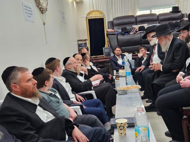 ניחום אבלים משפחת צוקר. א' מיכאלי