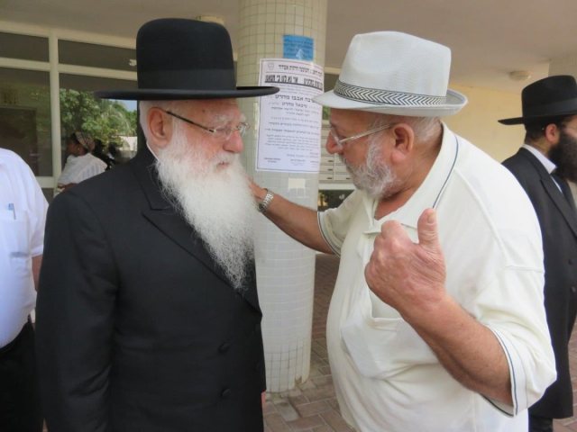 הרב זריהן ז"ל עם הב הראשי. צילום: שוקי לרר