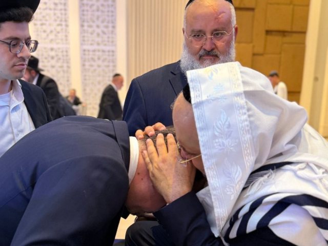 ישראל אוזן זוכה לברכה. ישעיהו גואטה