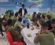 בדרך לחזית הדרומית: החיילים זכו לארוחה חמה מהרב גוזל