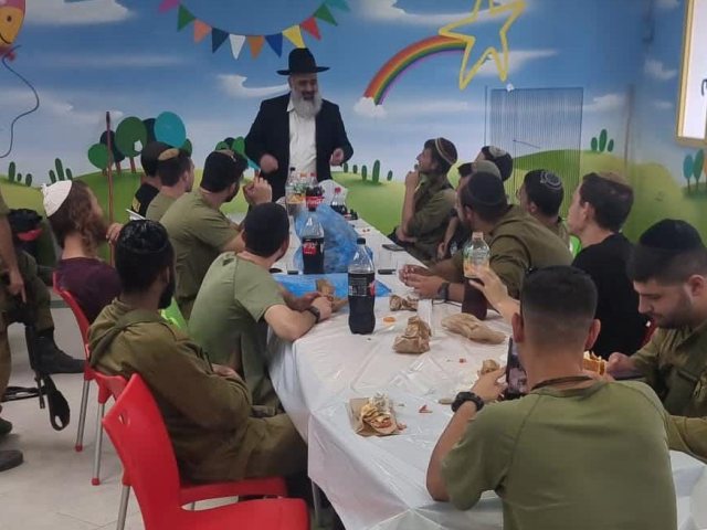 החיילים בילדי שגיא ויעקב. א' מיכאלי