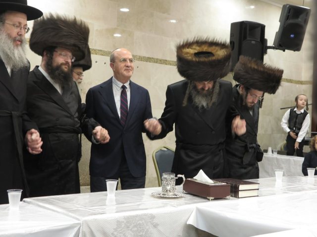 טיש זאת חנוכה פיטסבורג. יוסי רוט