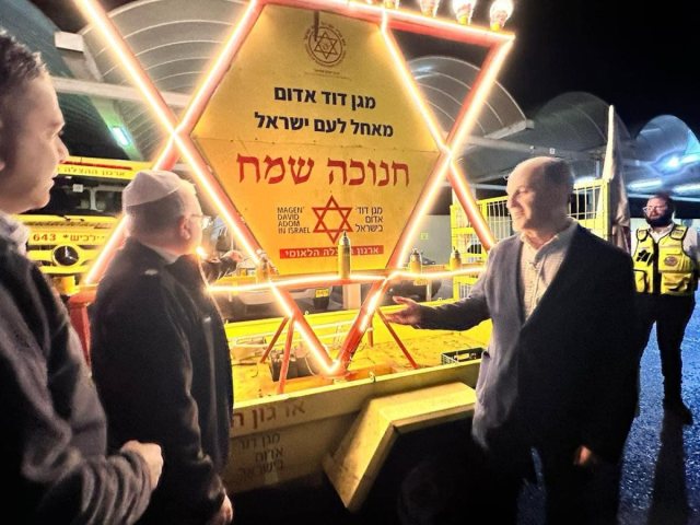 הדלקת נרות מדא. מדא
