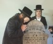 מסע הקודש: האדמו"ר השתטח על קברי זקניו